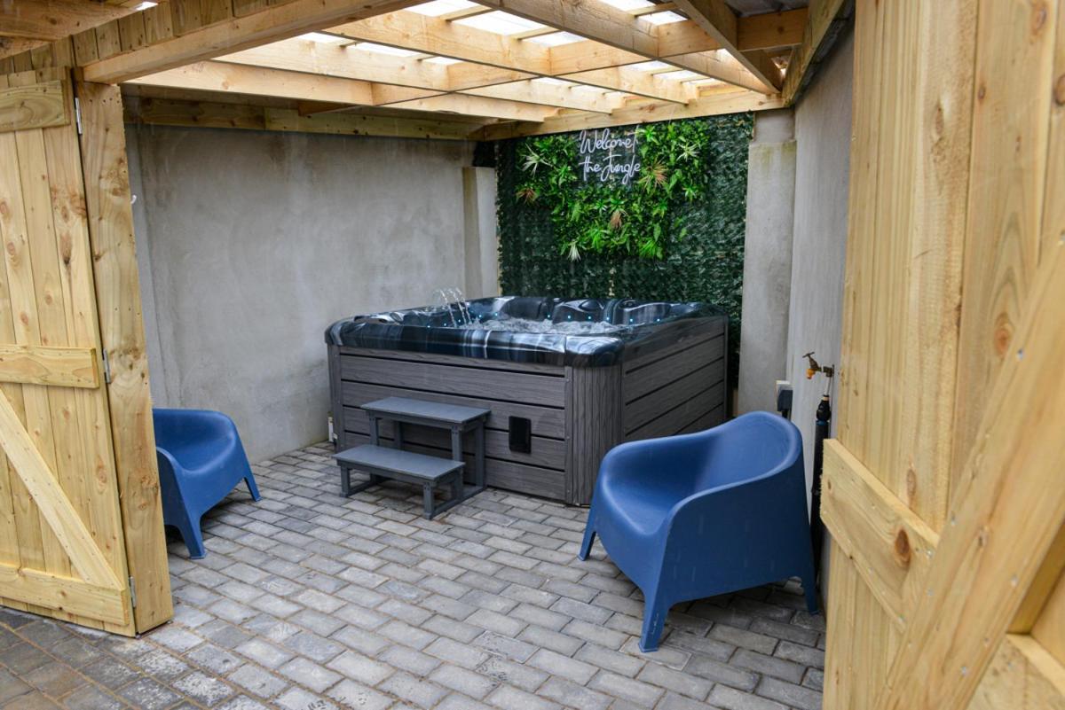 Esterville Apartments 1 And 2 Bedrooms Hot Tub Availability Belfast Exterior photo